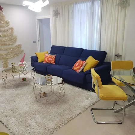 Luxury Apartment *